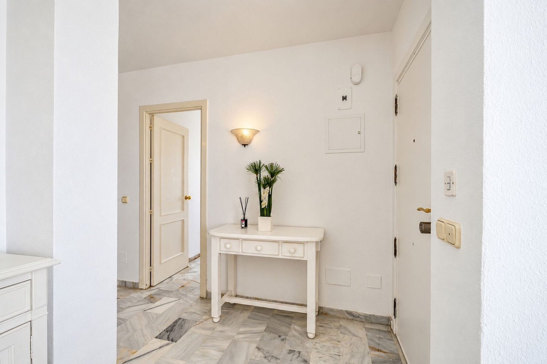 Resale - apartment - Marbella - Reserva de Marbella