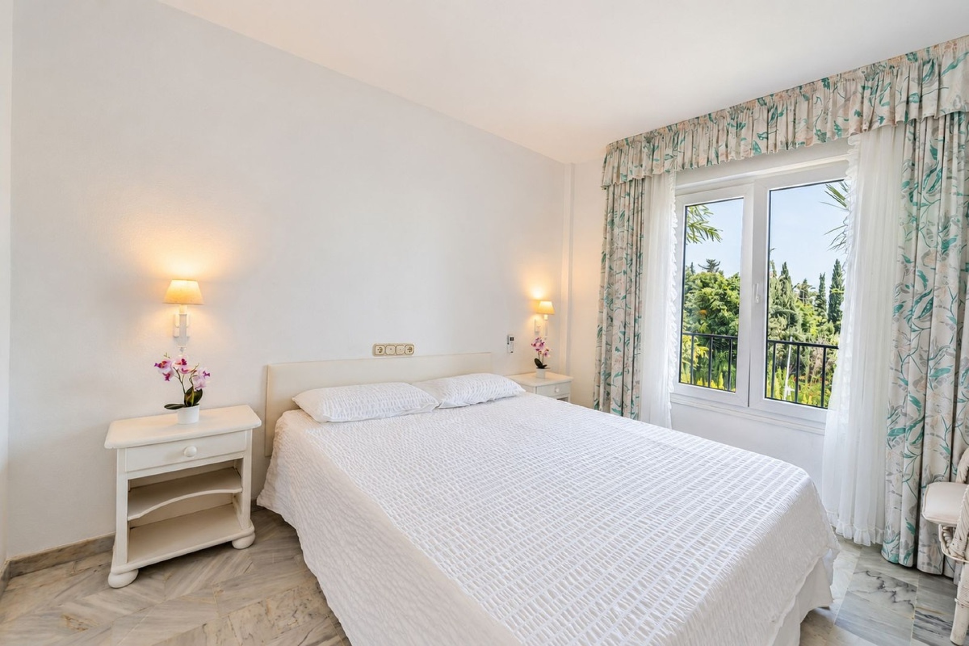 Resale - apartment - Marbella - Reserva de Marbella