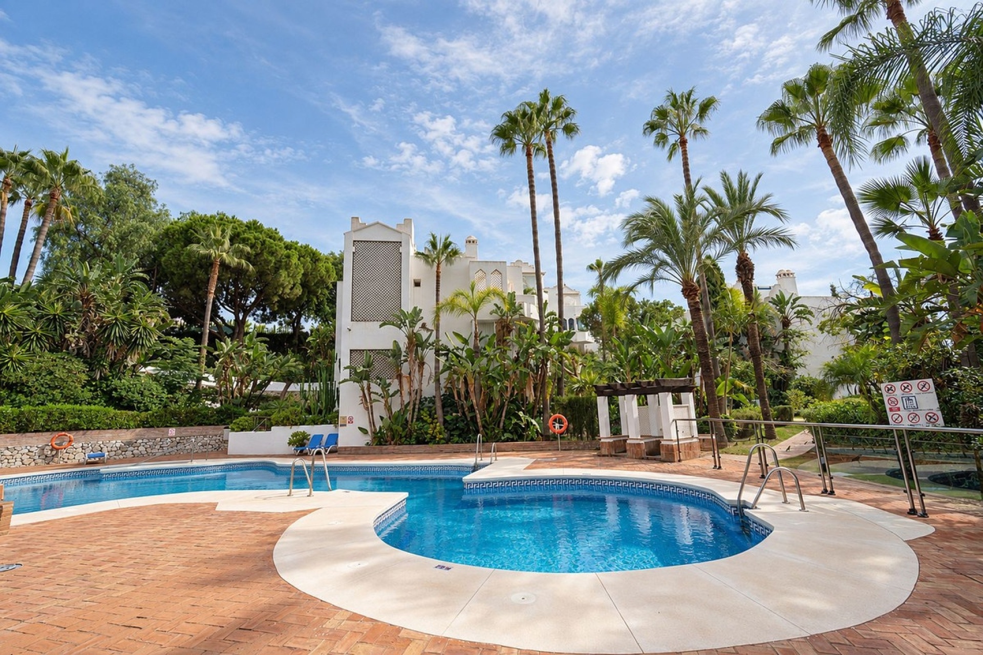Resale - apartment - Marbella - Reserva de Marbella
