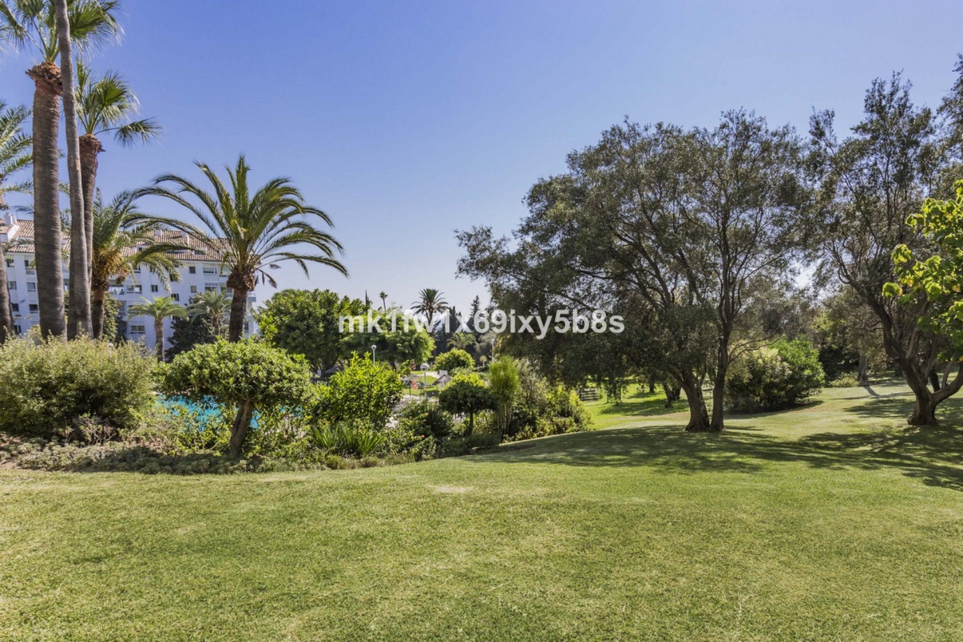 Resale - apartment - Marbella - Río Real