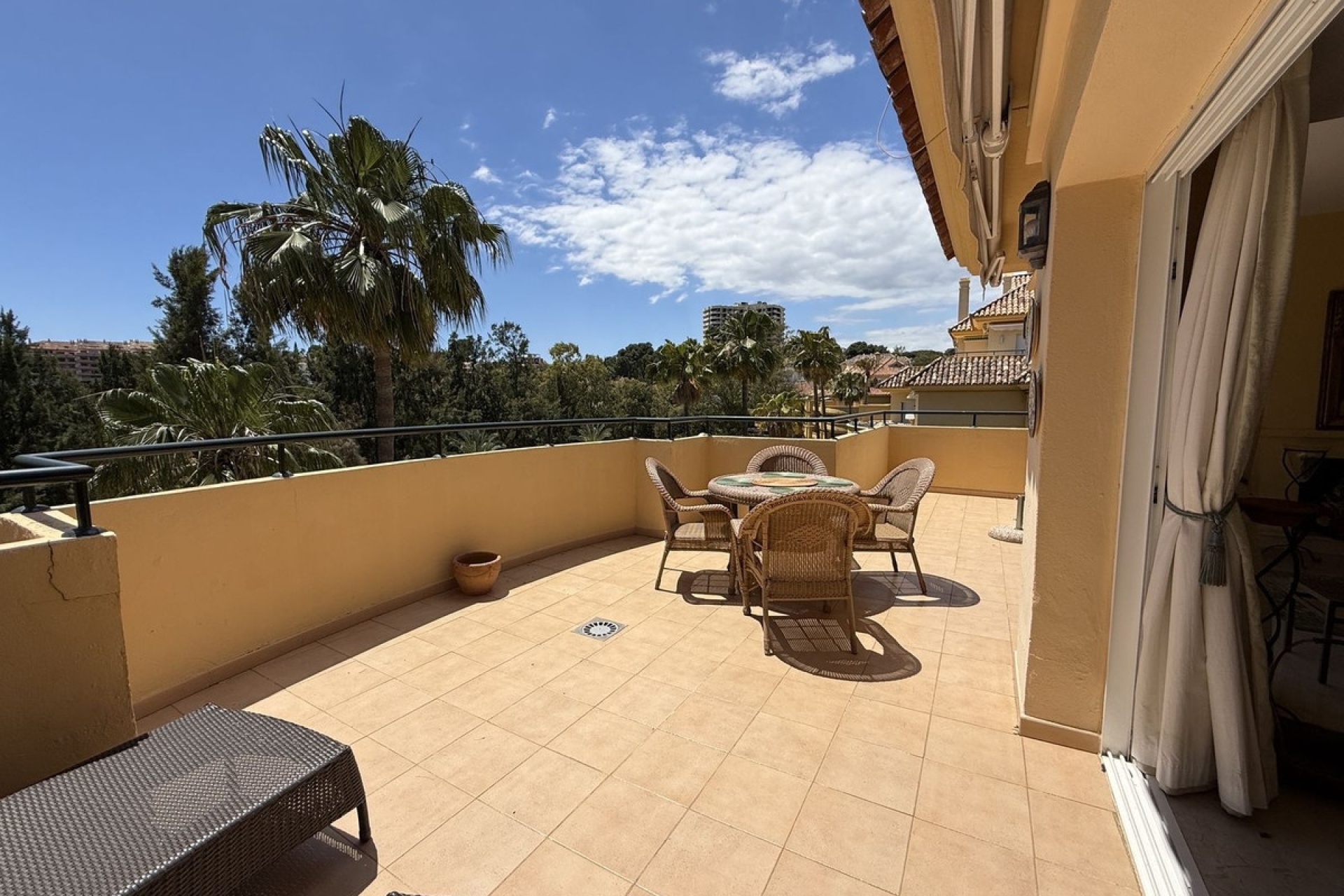 Resale - apartment - Marbella - Río Real