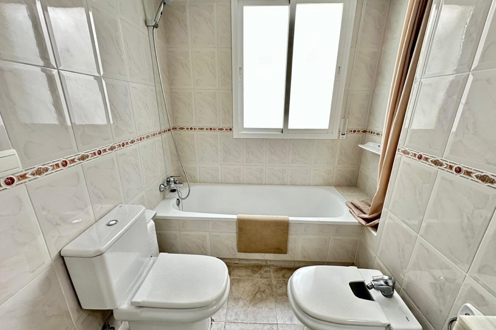 Resale - apartment - Marbella - San Pedro de Alcántara