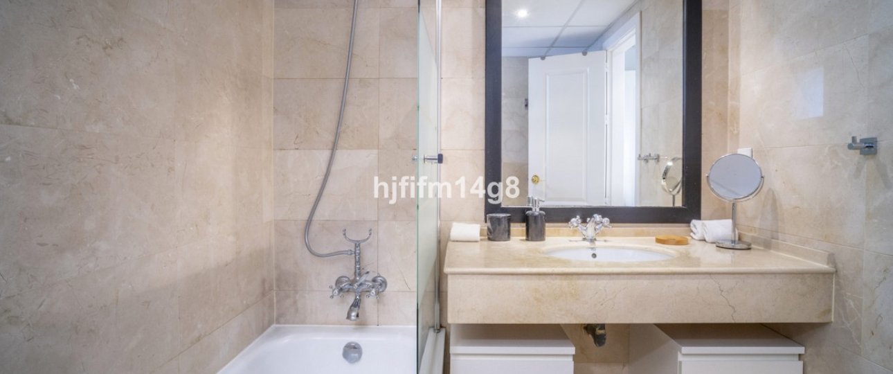 Resale - apartment - Marbella - San Pedro de Alcántara