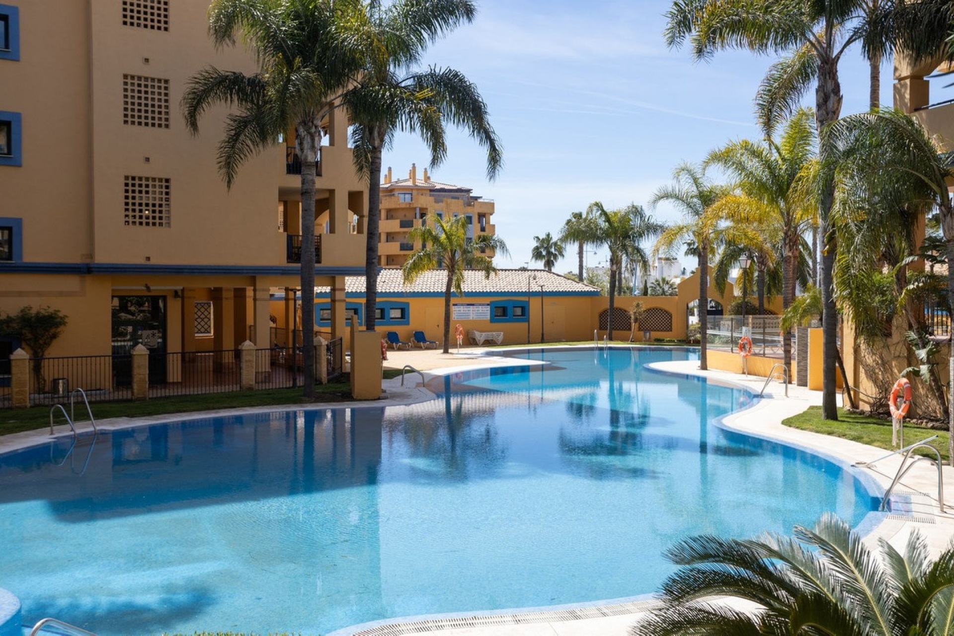 Resale - apartment - Marbella - San Pedro de Alcántara