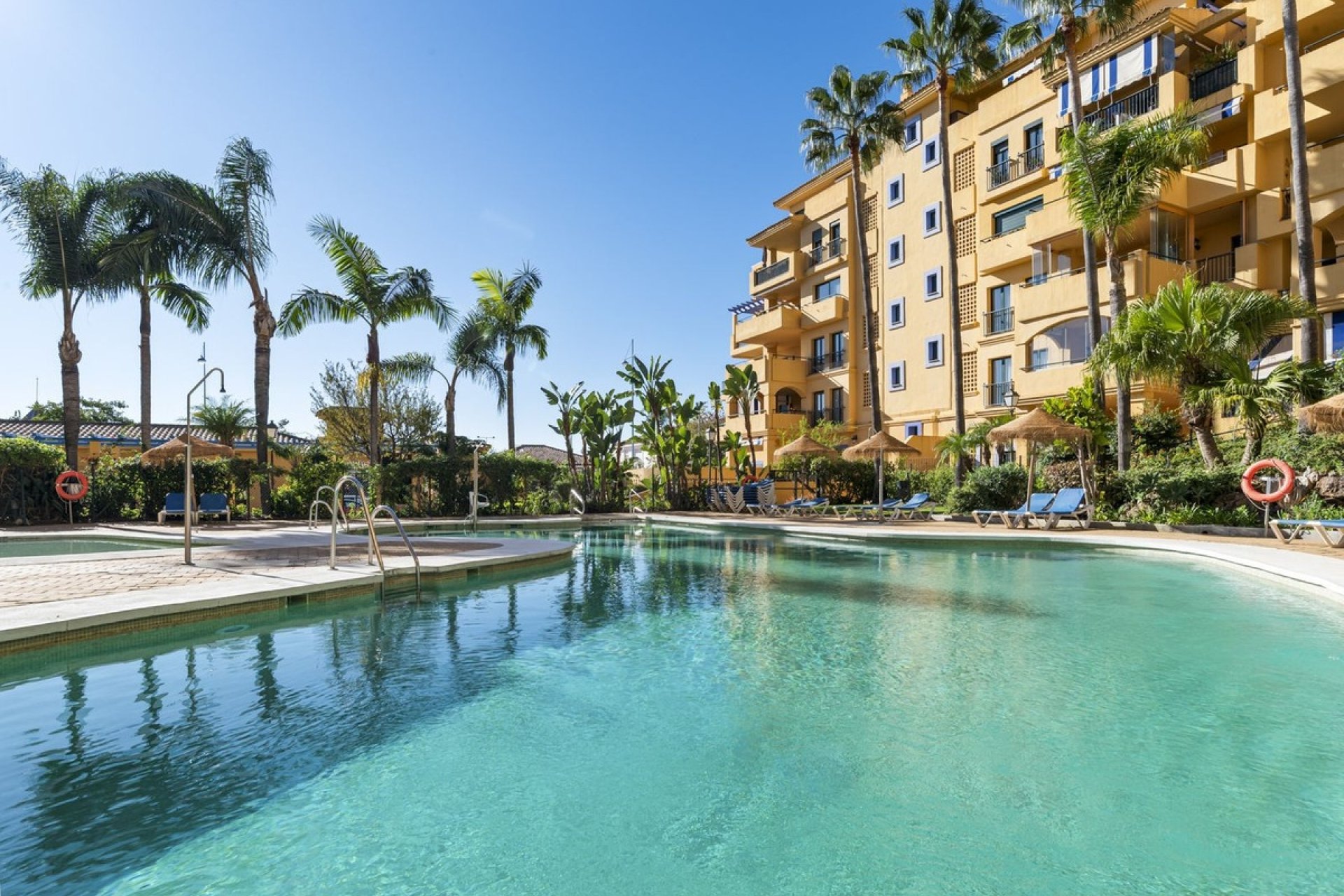 Resale - apartment - Marbella - San Pedro de Alcántara