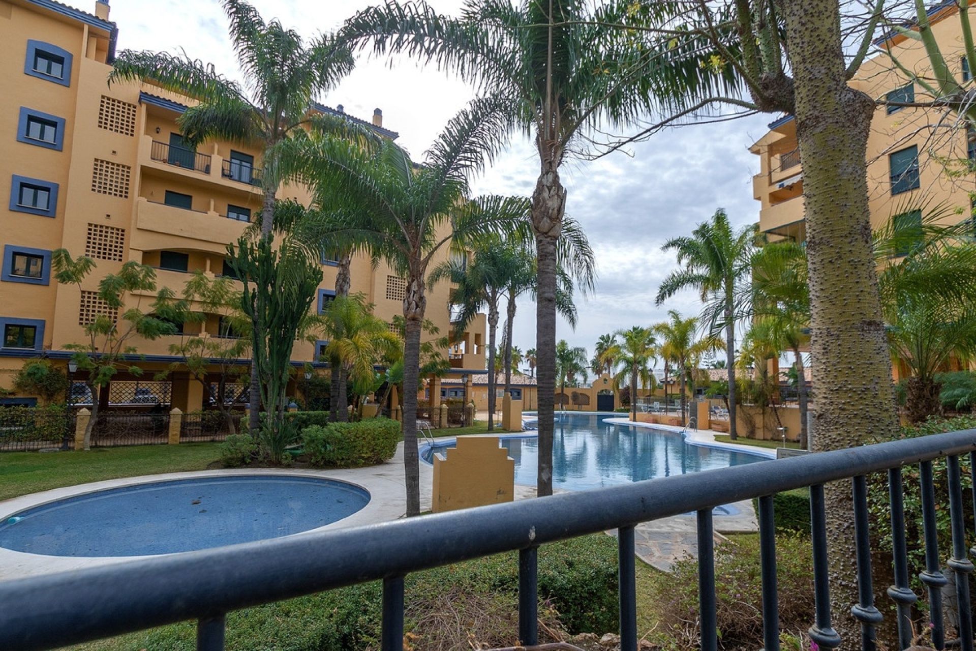 Resale - apartment - Marbella - San Pedro de Alcántara