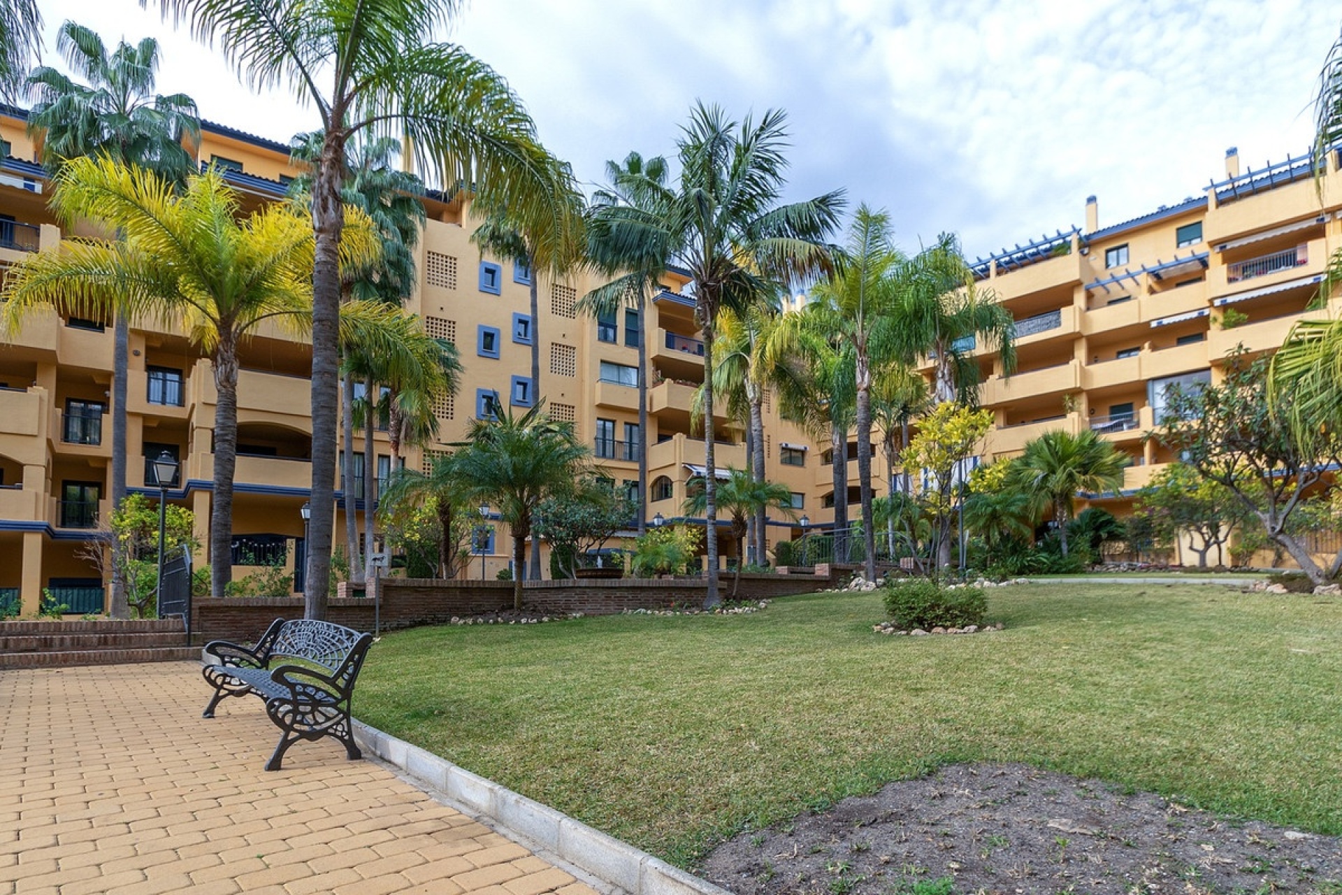 Resale - apartment - Marbella - San Pedro de Alcántara