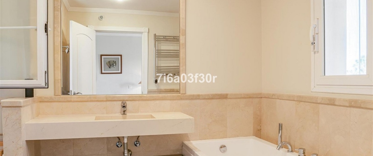 Resale - apartment - Marbella - San Pedro de Alcántara