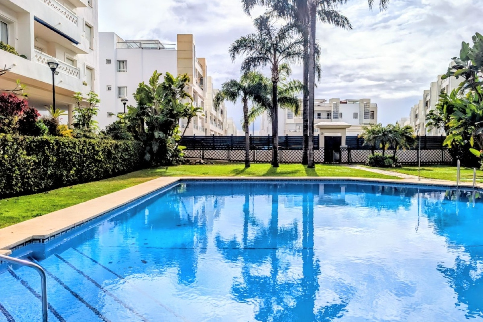 Resale - apartment - Marbella - San Pedro de Alcántara
