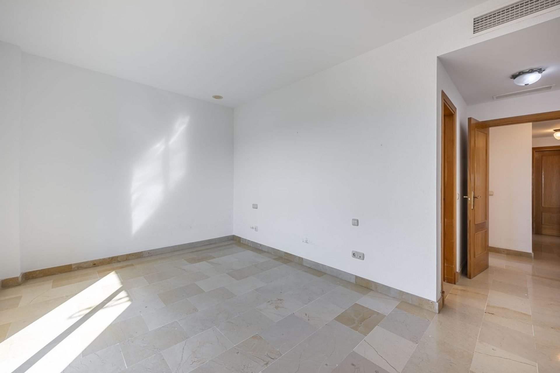Resale - apartment - Marbella - San Pedro de Alcántara
