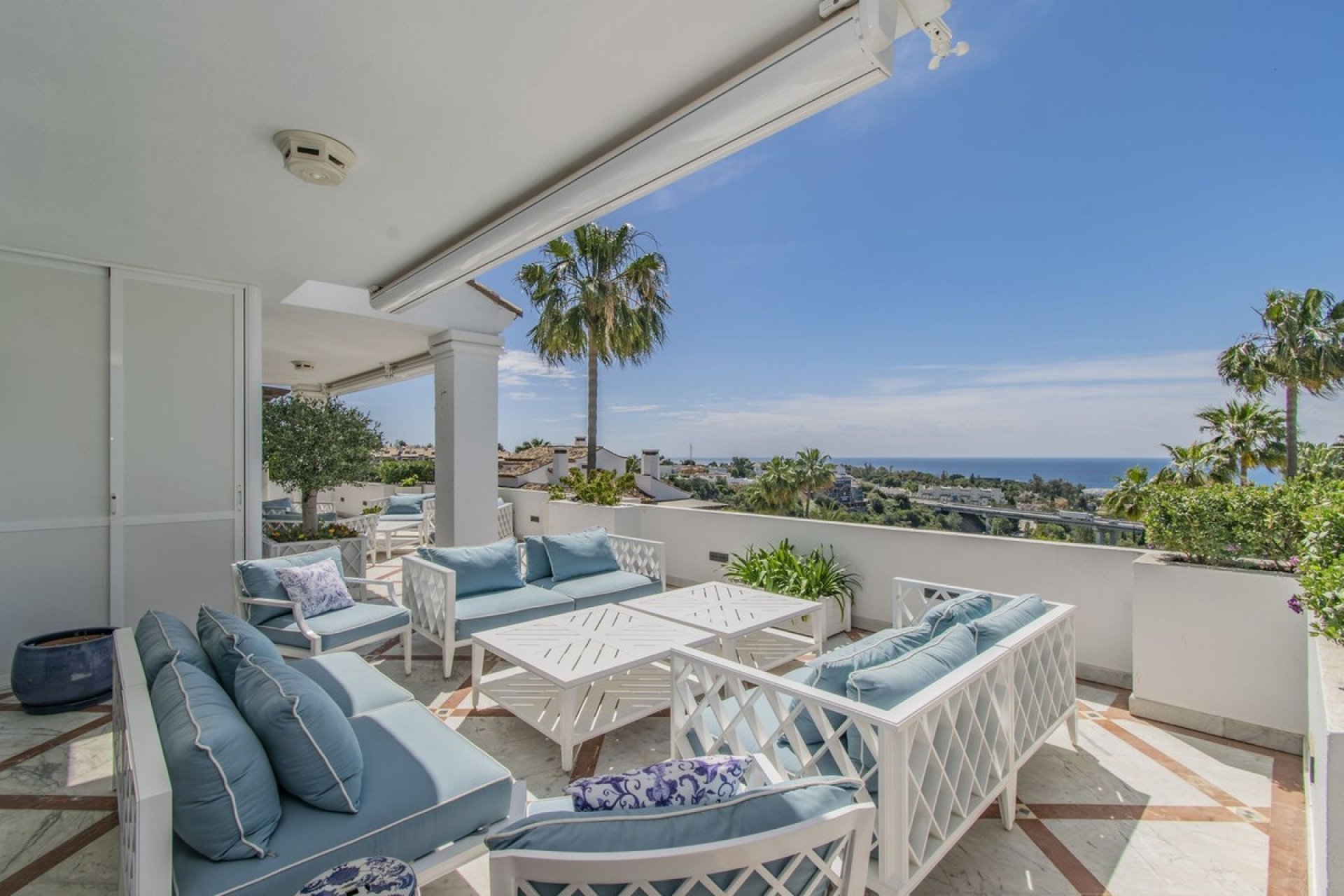 Resale - apartment - Marbella - Sierra Blanca