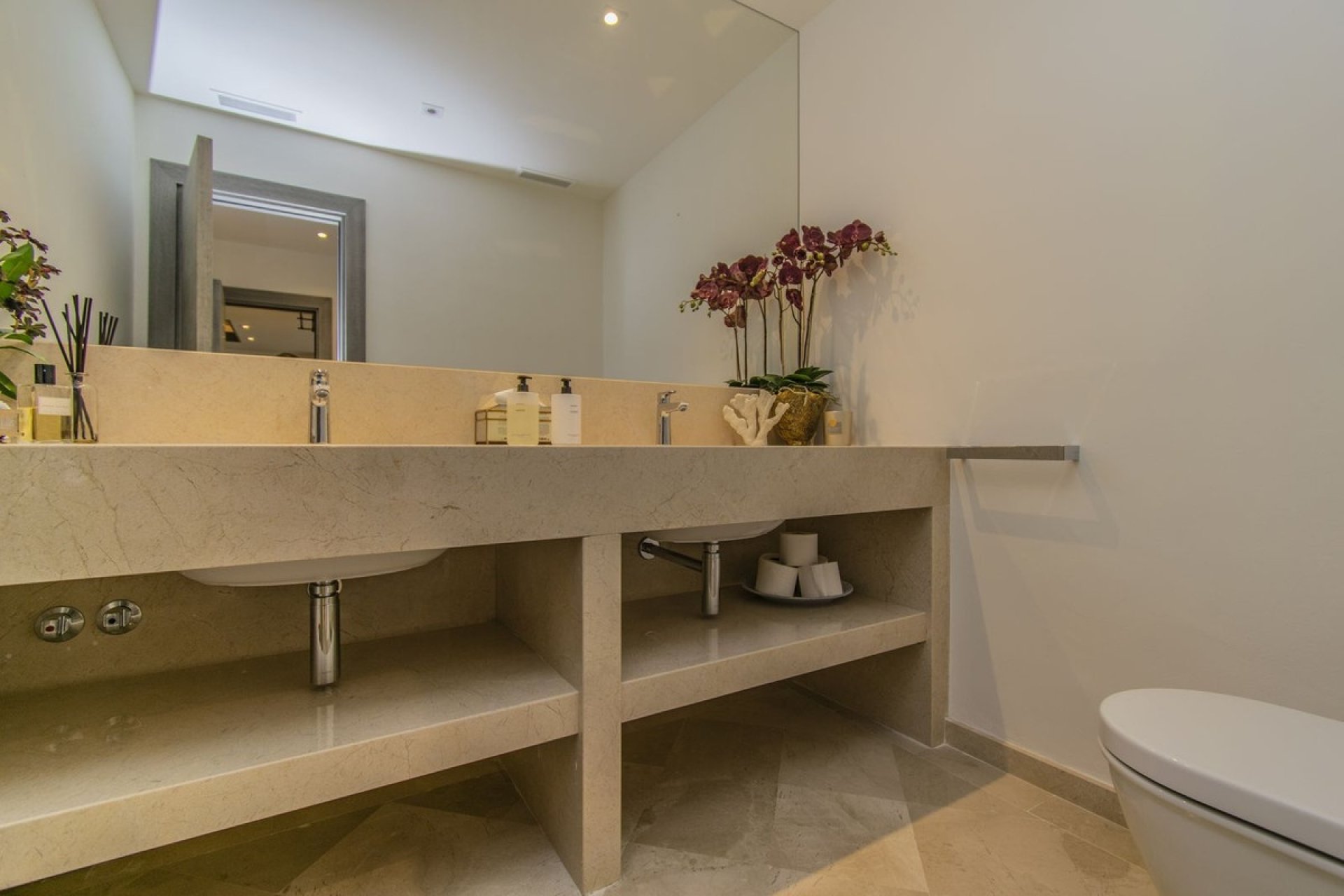 Resale - apartment - Marbella - Sierra Blanca