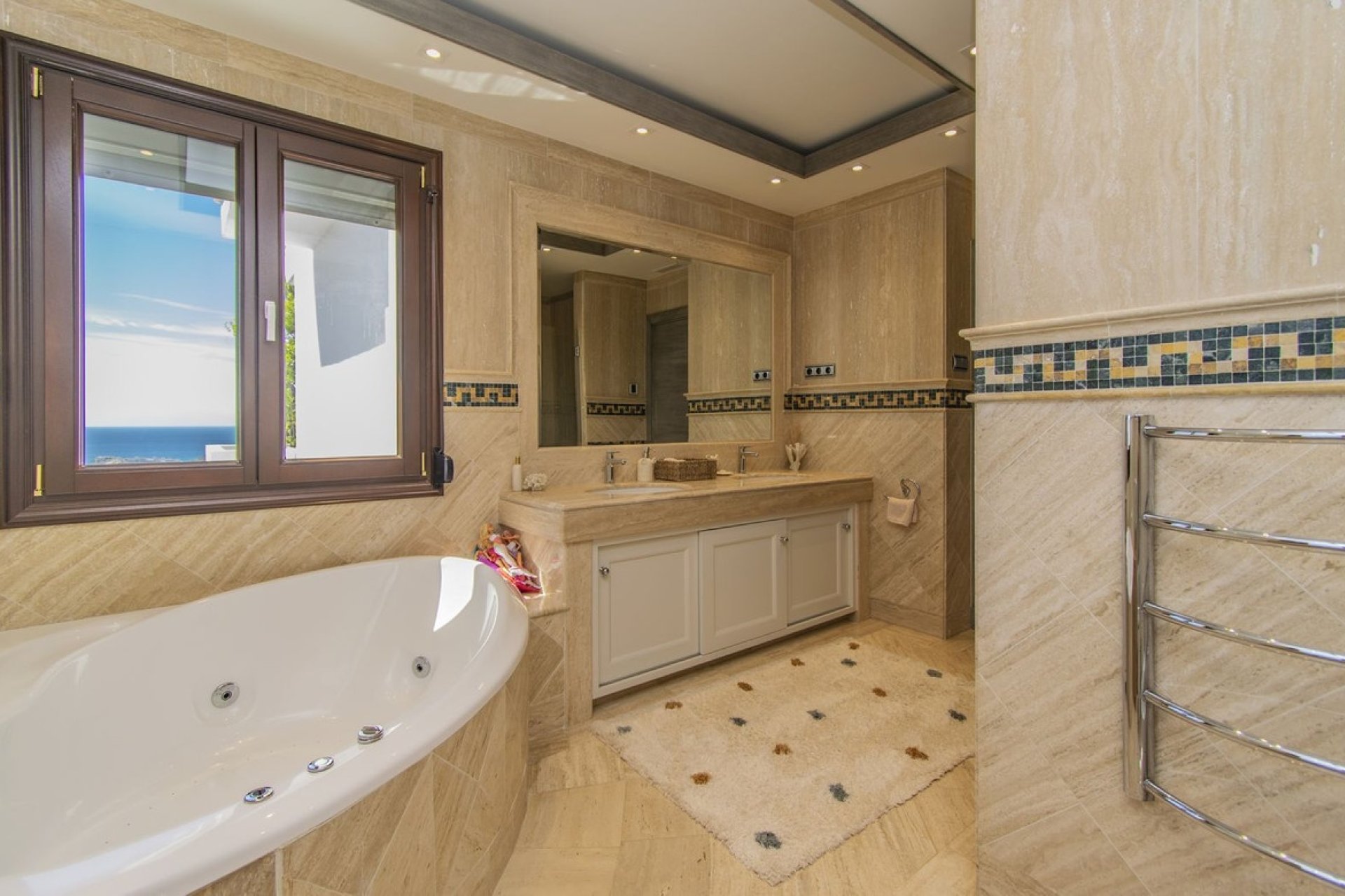 Resale - apartment - Marbella - Sierra Blanca