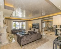 Resale - apartment - Marbella - Sierra Blanca