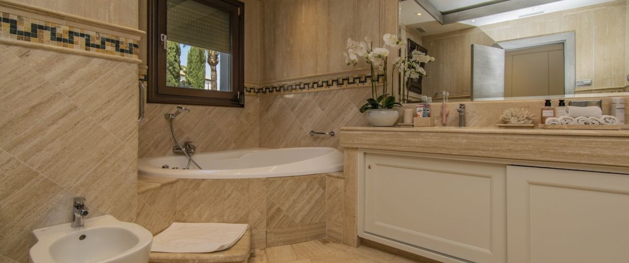 Resale - apartment - Marbella - Sierra Blanca