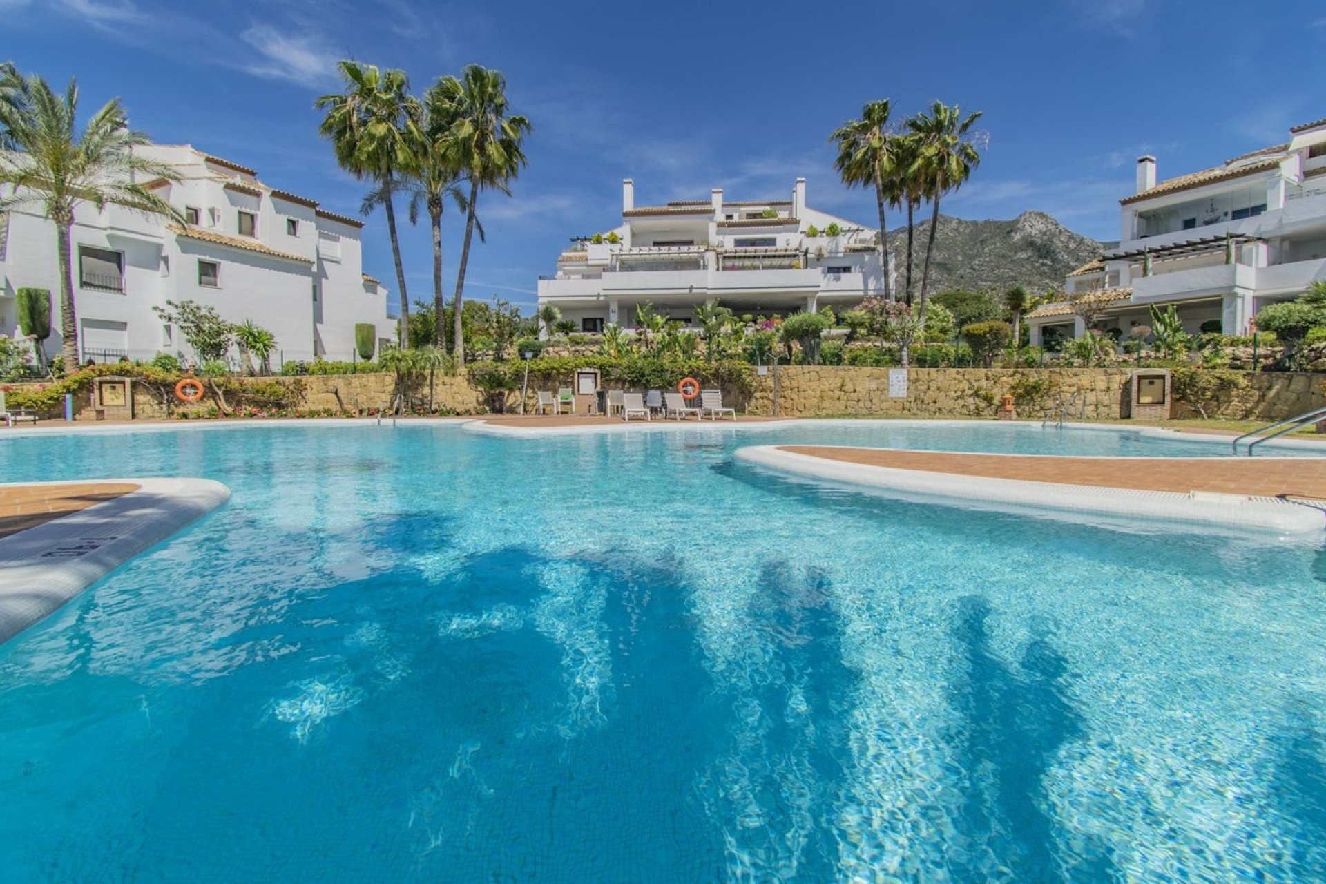 Resale - apartment - Marbella - Sierra Blanca