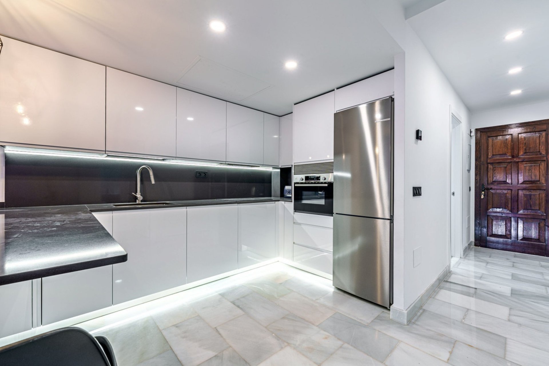 Resale - apartment - Marbella - Sierra Blanca