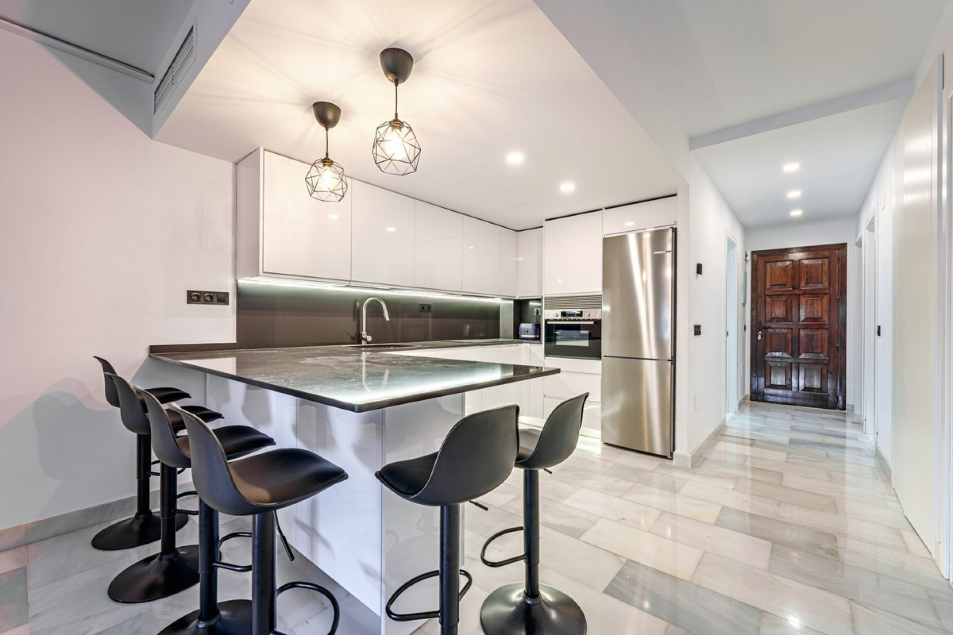 Resale - apartment - Marbella - Sierra Blanca