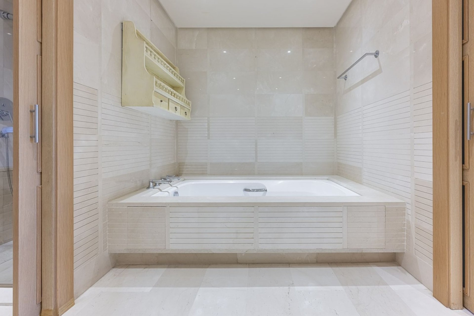 Resale - apartment - Marbella - Sierra Blanca
