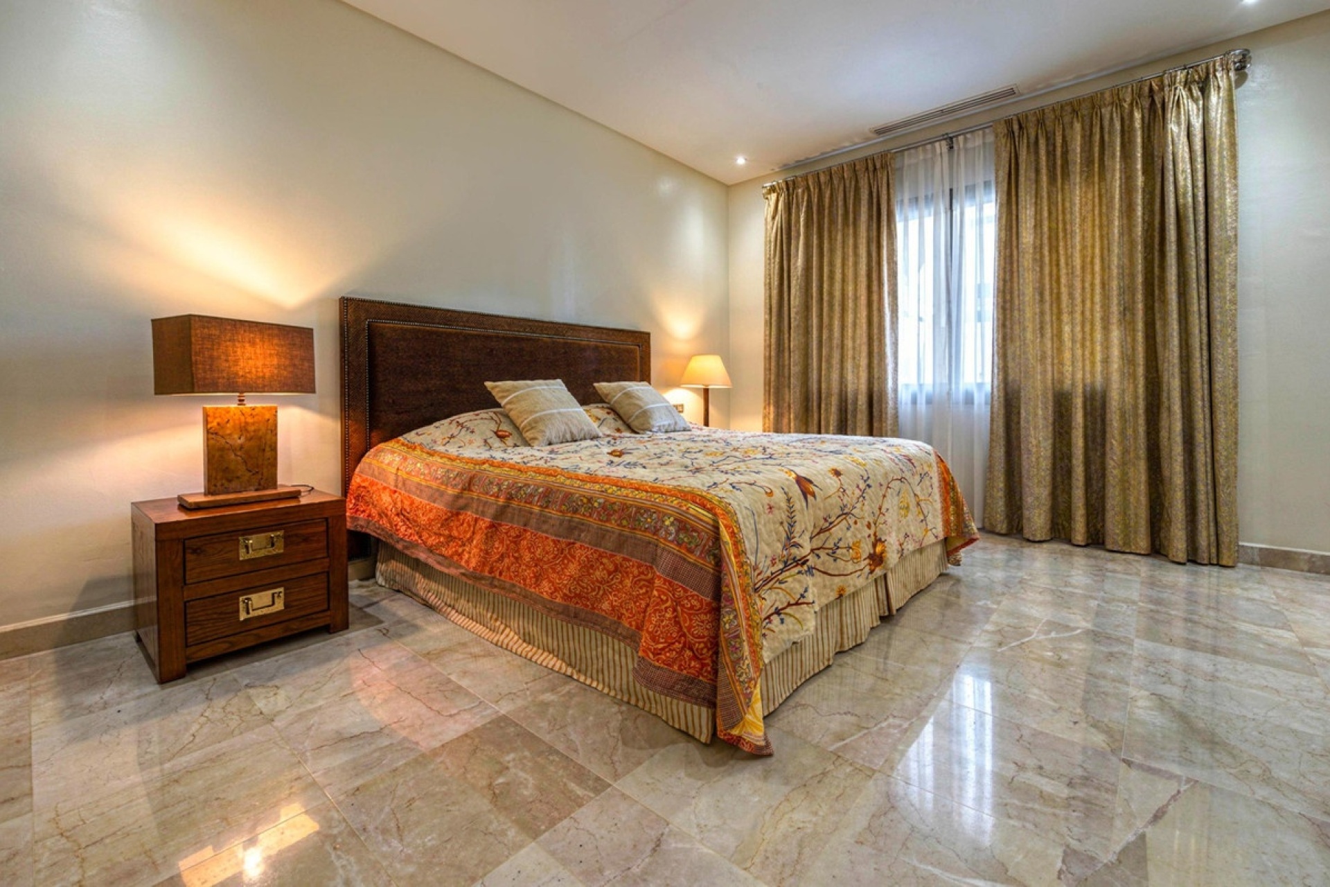 Resale - apartment - Marbella - Sierra Blanca