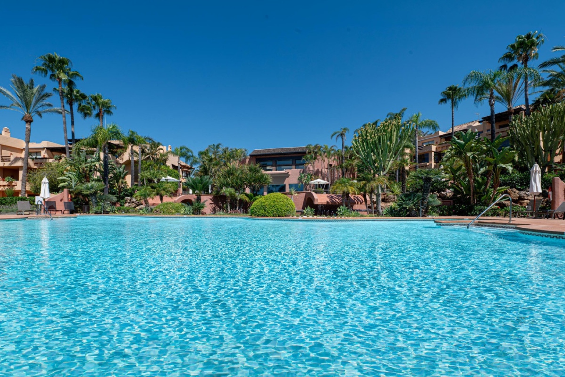Resale - apartment - Marbella - Sierra Blanca