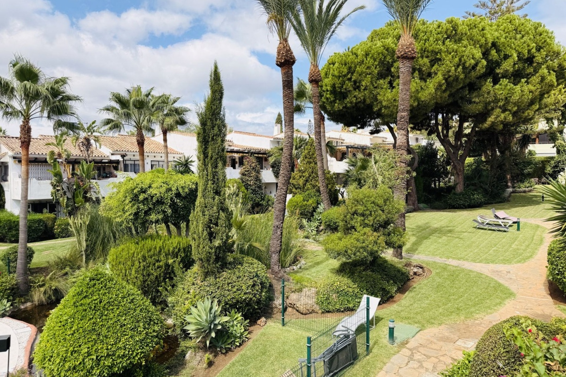 Resale - apartment - Marbella - Sierra Blanca