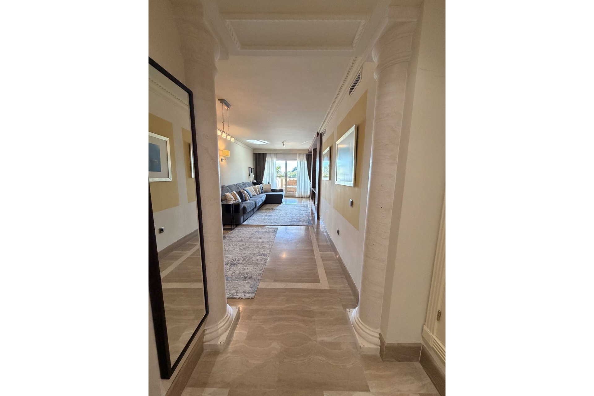 Resale - apartment - Marbella - Sierra Blanca