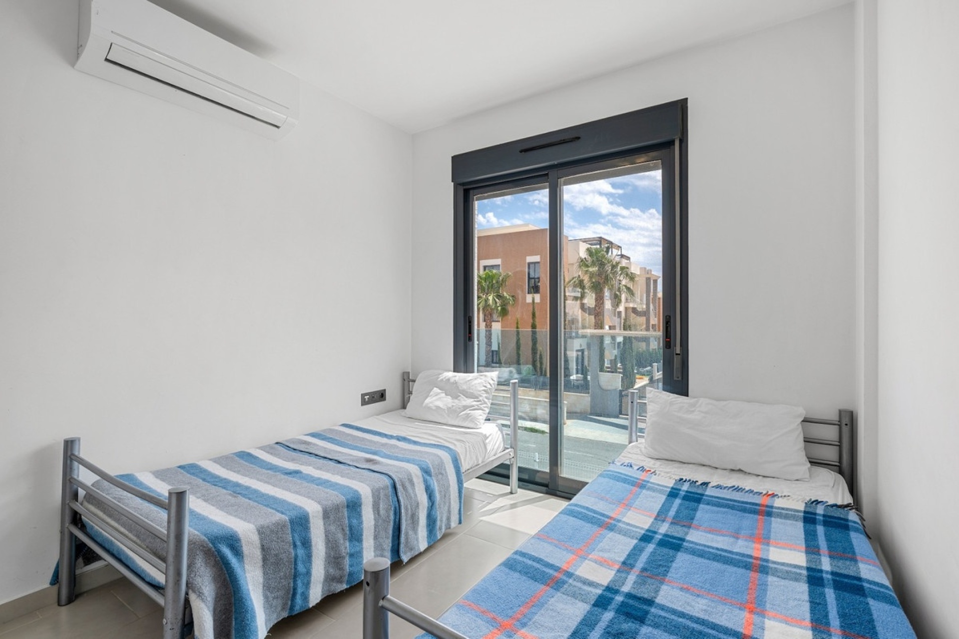 Resale - apartment - Orihuela - La Zenia