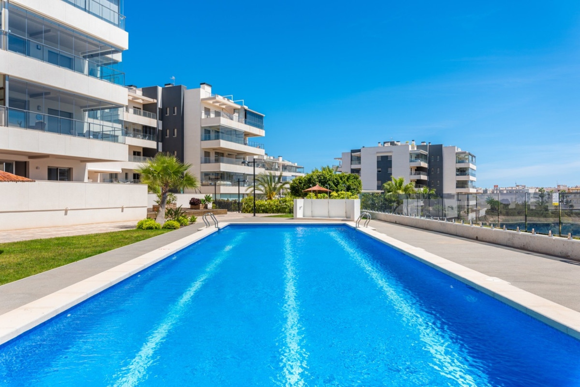 Resale - apartment - Orihuela - Orihuela Costa