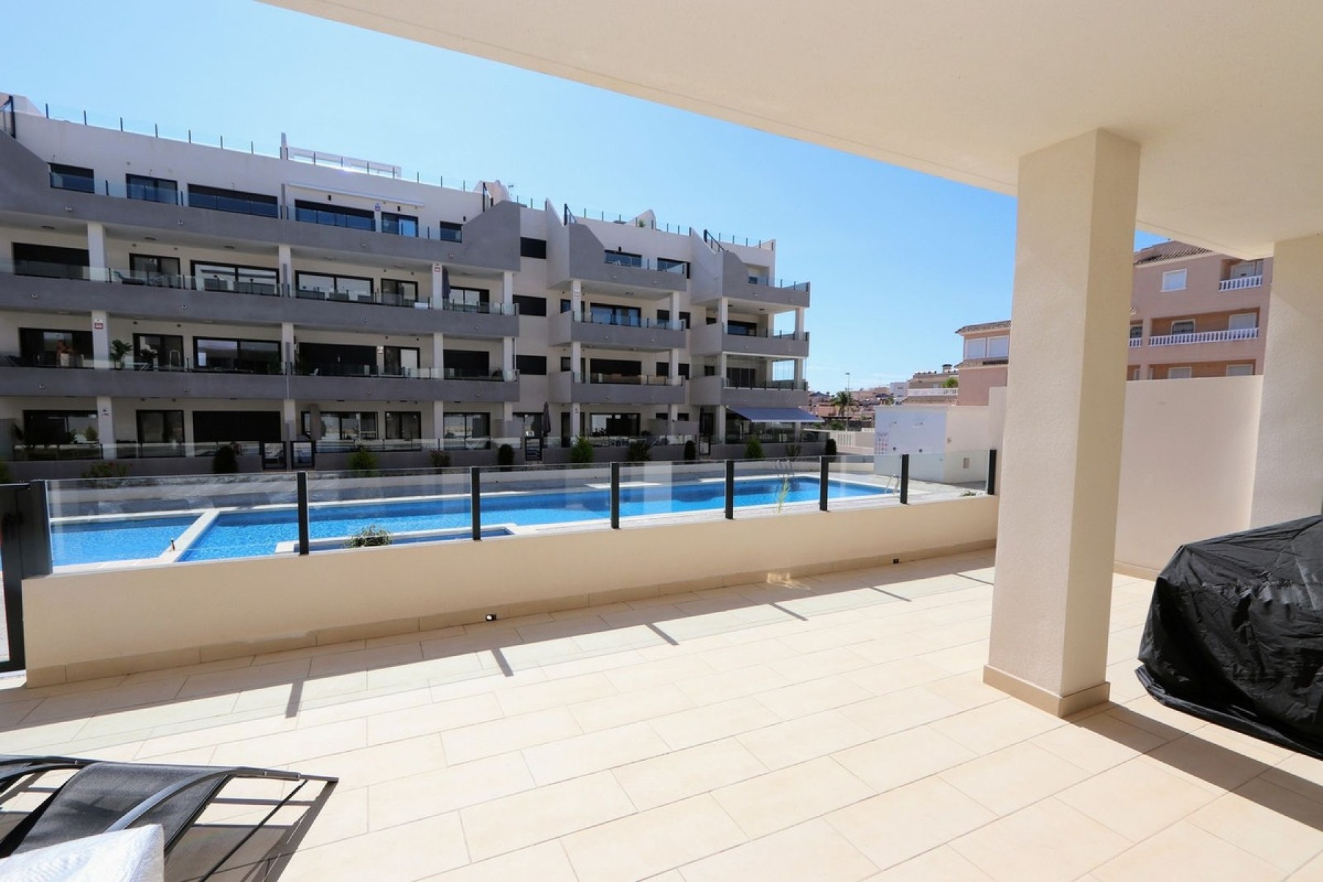 Resale - apartment - Orihuela - Villamartin