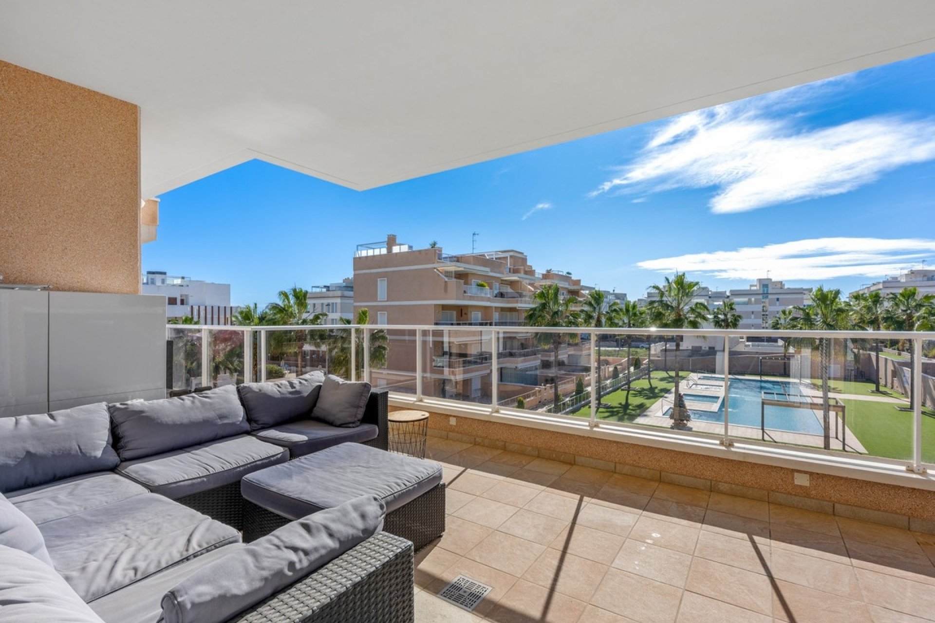 Resale - apartment - Orihuela - Villamartin