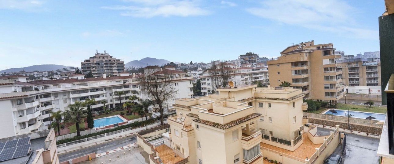 Resale - apartment - Torremolinos - La Carihuela