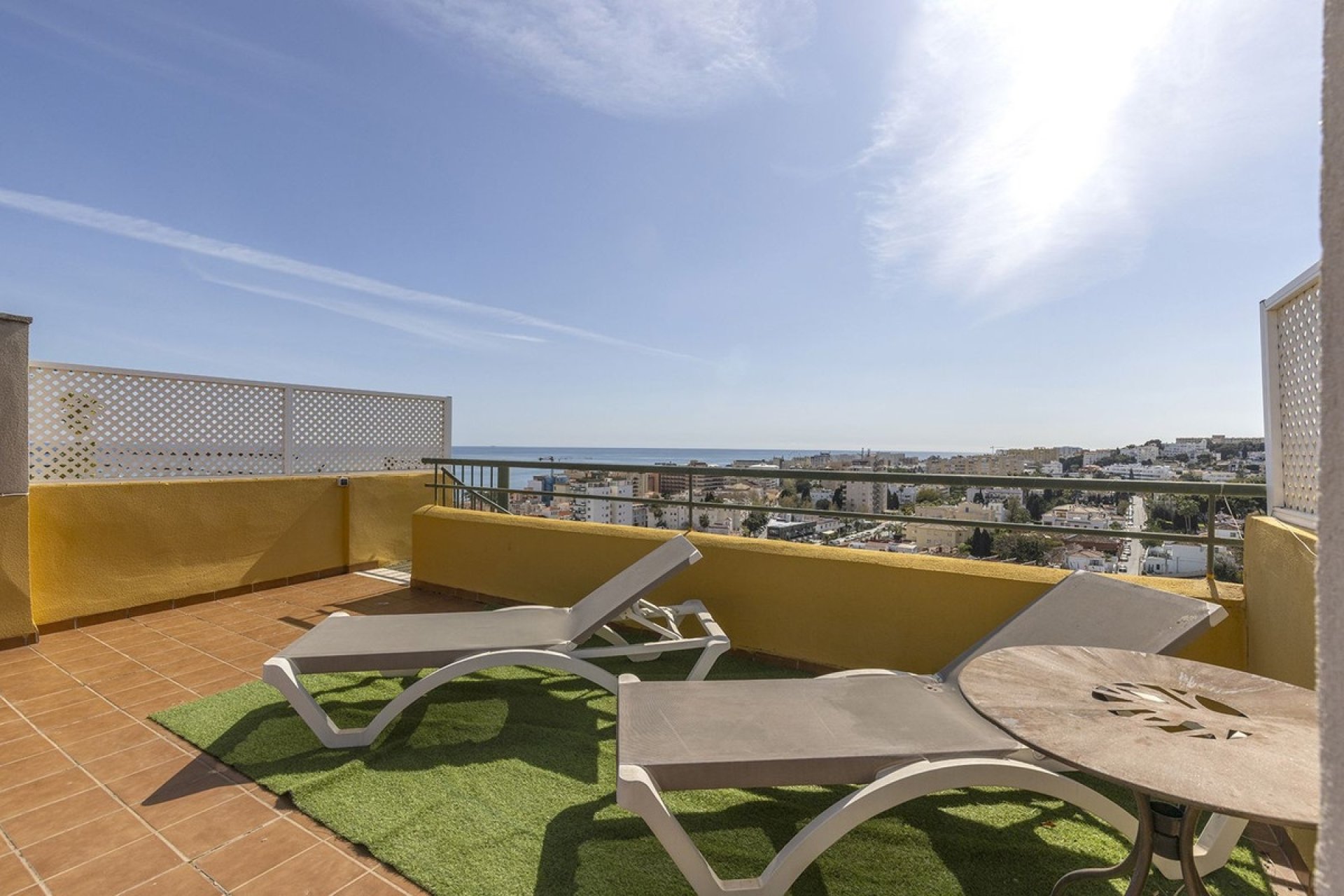 Resale - apartment - Torremolinos - La Carihuela