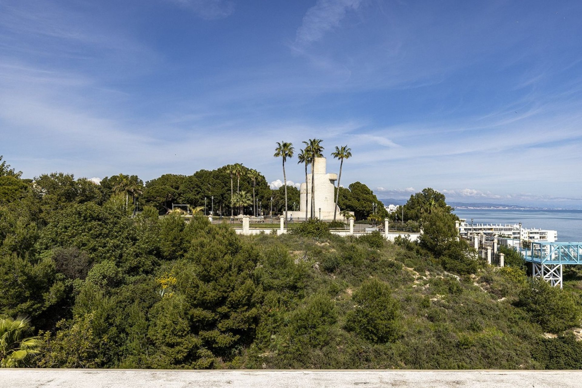 Resale - apartment - Torremolinos - La Carihuela