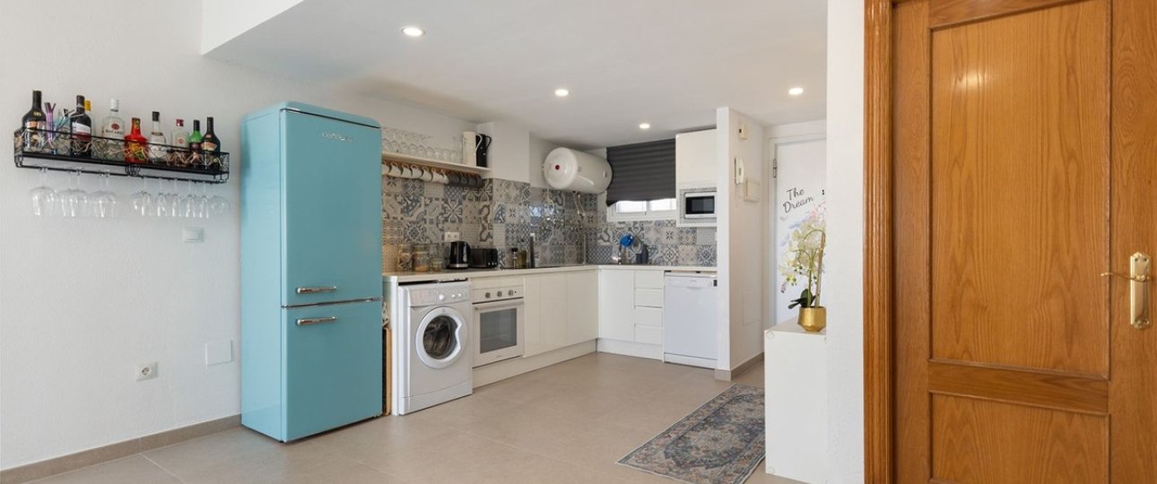 Resale - apartment - Torremolinos - La Carihuela