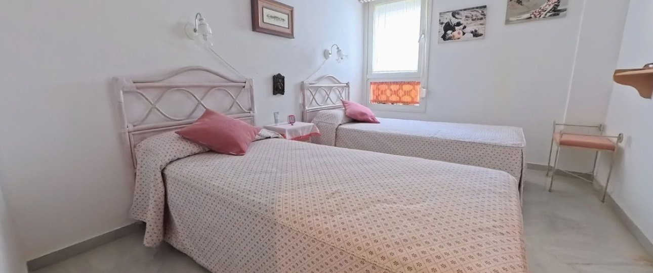 Resale - apartment - Torremolinos - La Carihuela