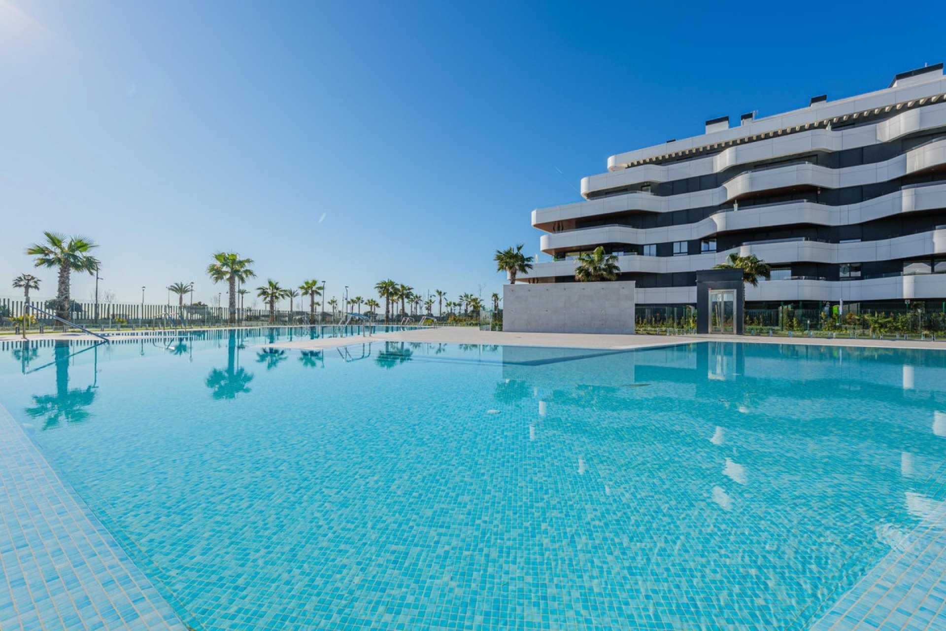 Resale - apartment - Torremolinos - Playamar