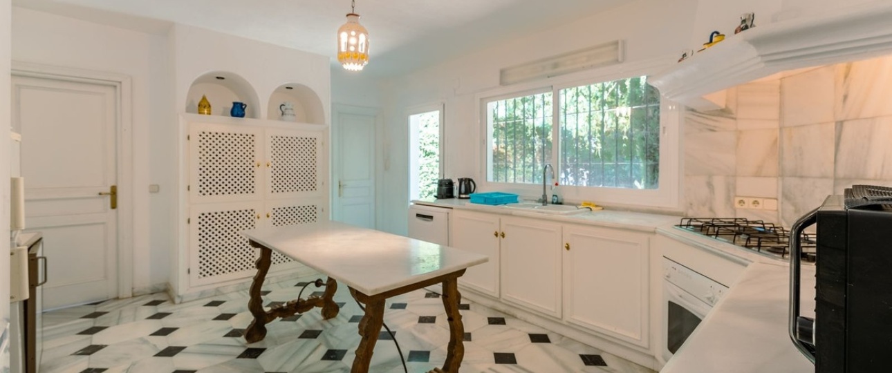 Resale - Country house - Estepona - Cancelada