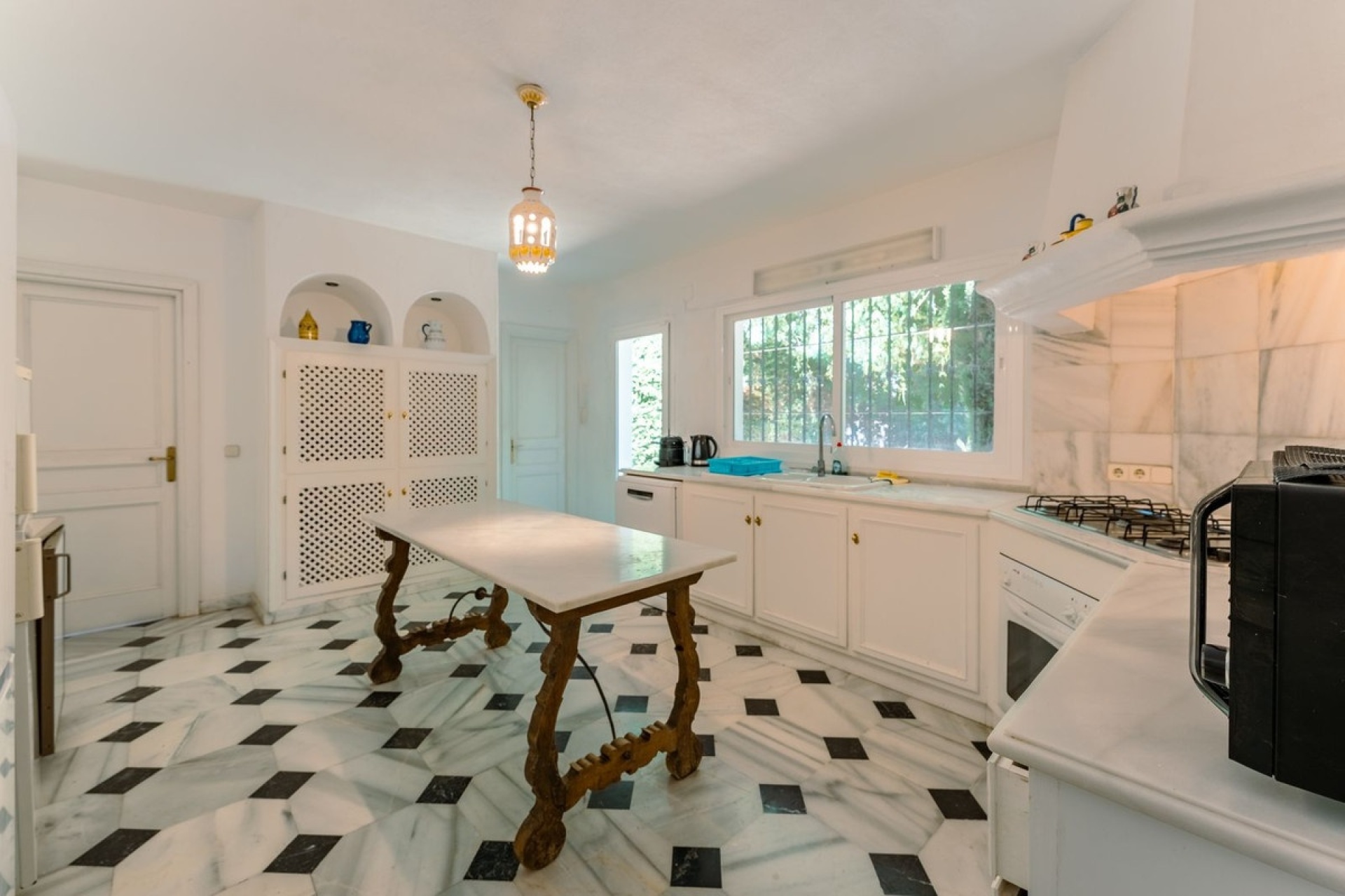 Resale - Country house - Estepona - Cancelada