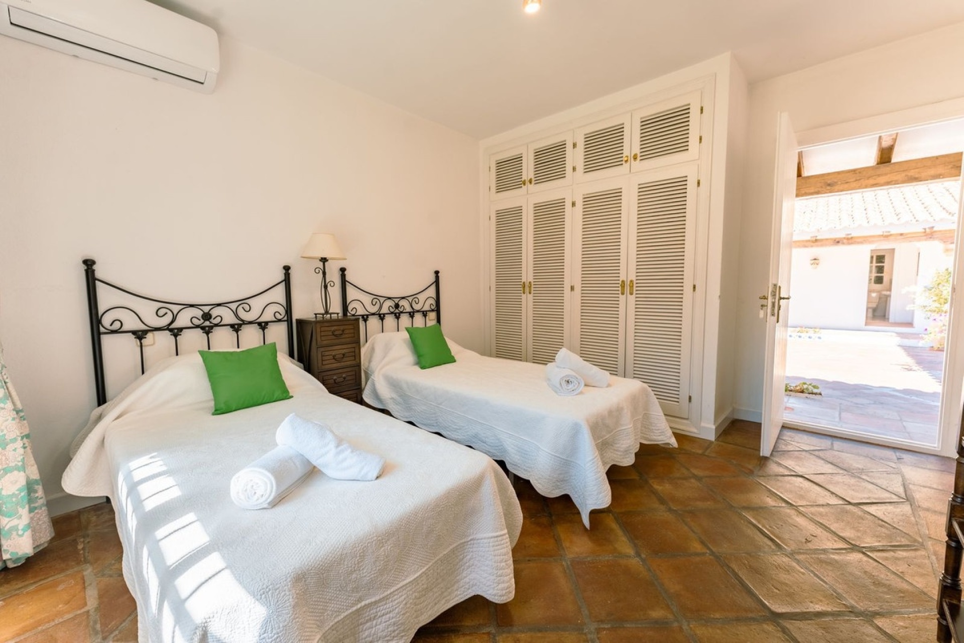 Resale - Country house - Estepona - Cancelada