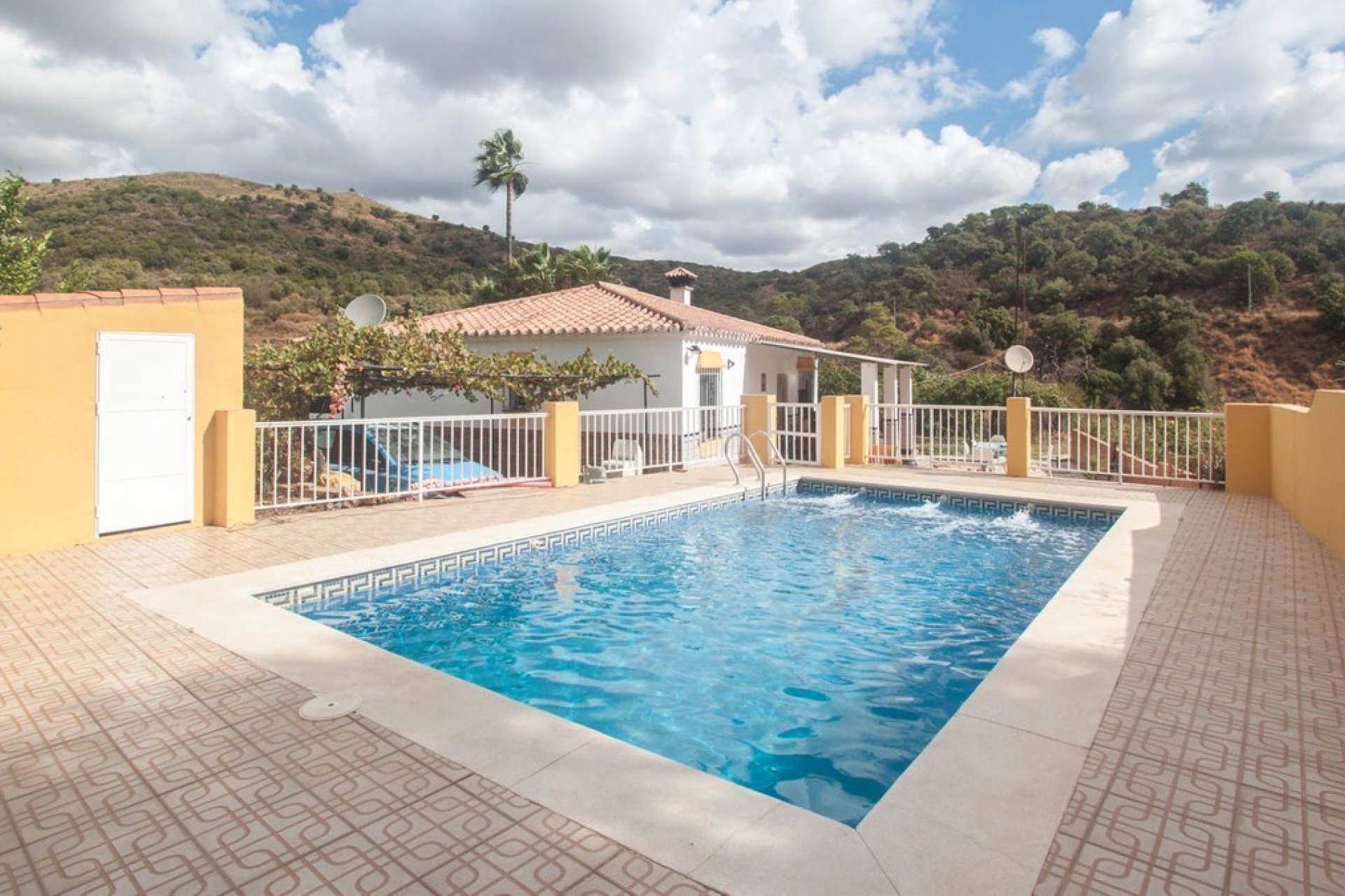 Resale - Country house - Estepona - Estepona Centro
