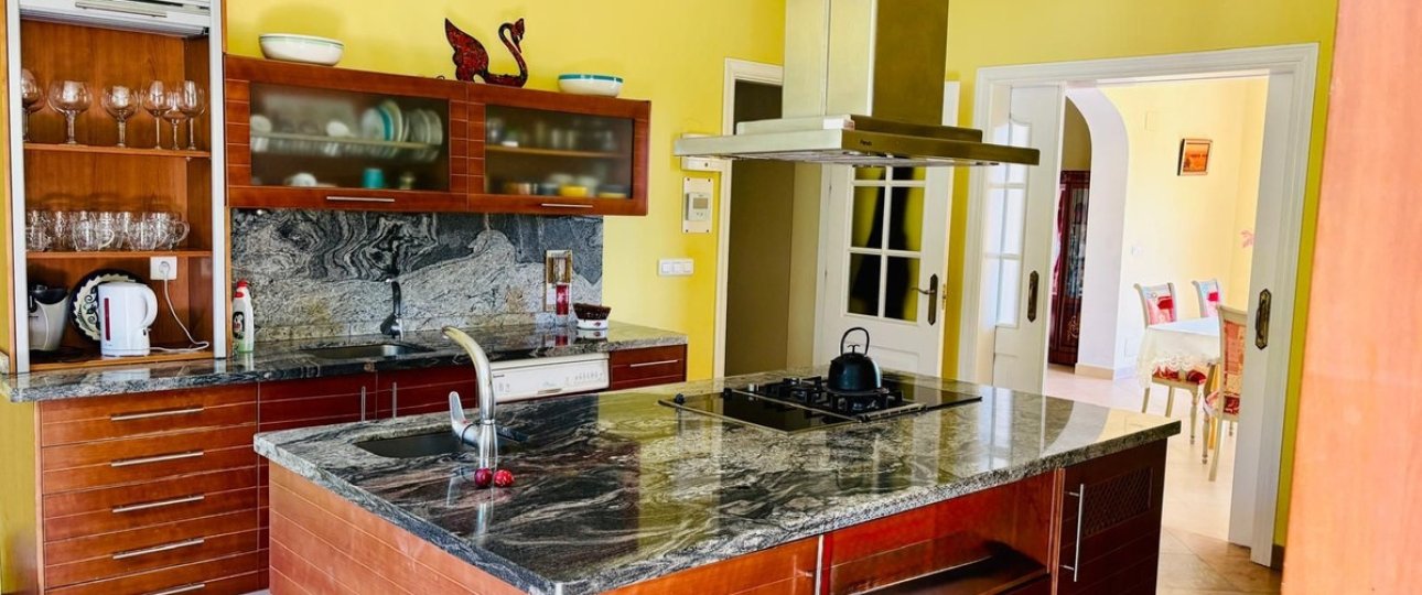 Resale - Country house - Estepona - Estepona Centro