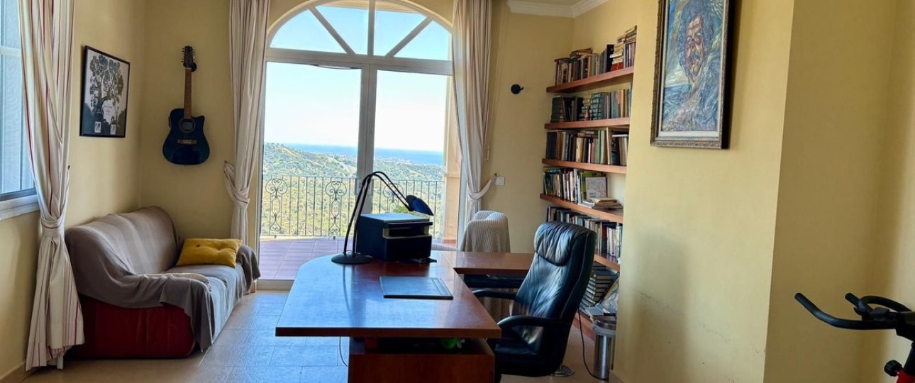 Resale - Country house - Estepona - Estepona Centro