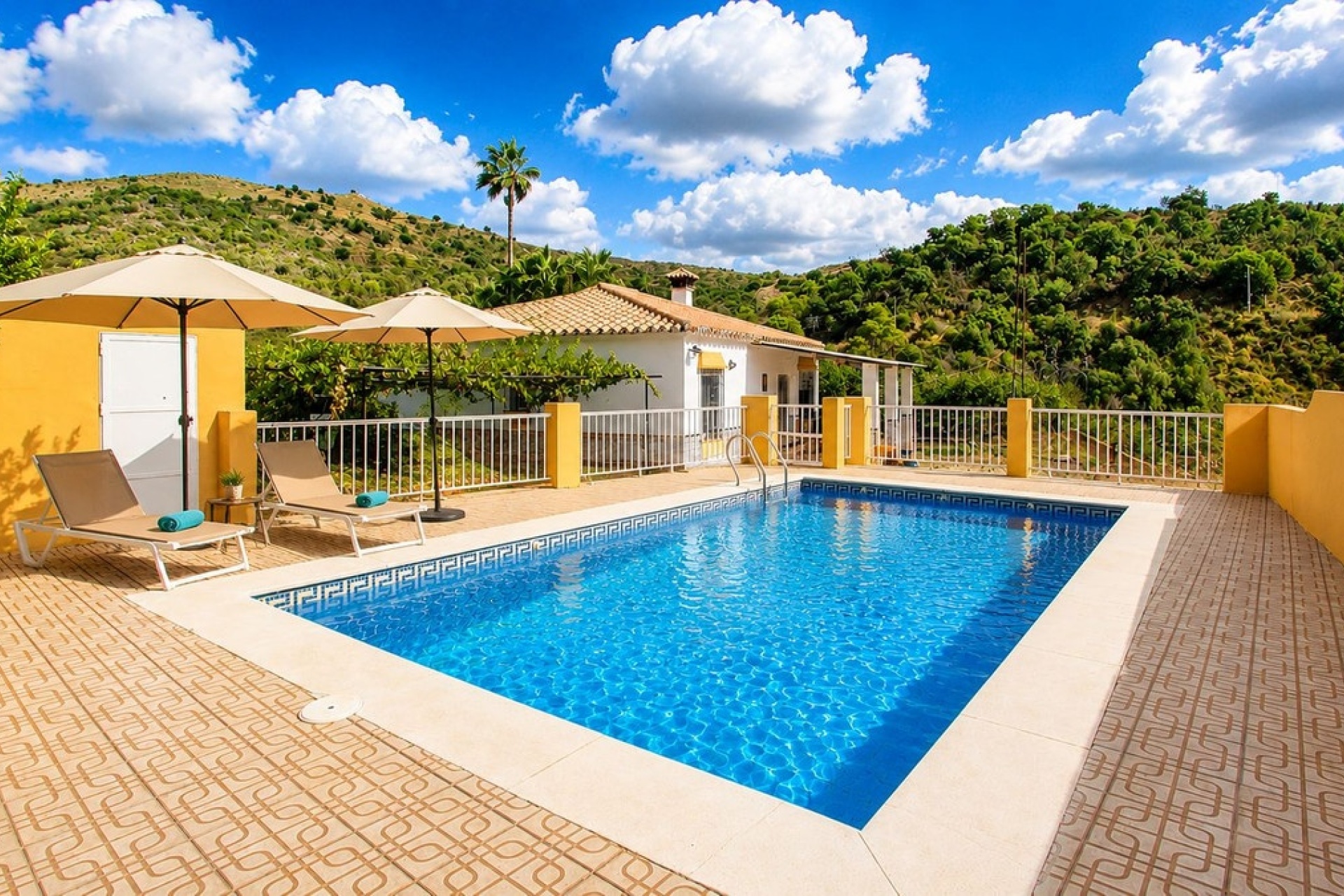 Resale - Country house - Estepona - Estepona Centro