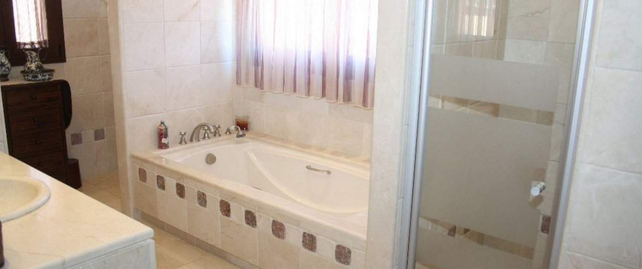 Resale - Country house - Estepona - Estepona Centro