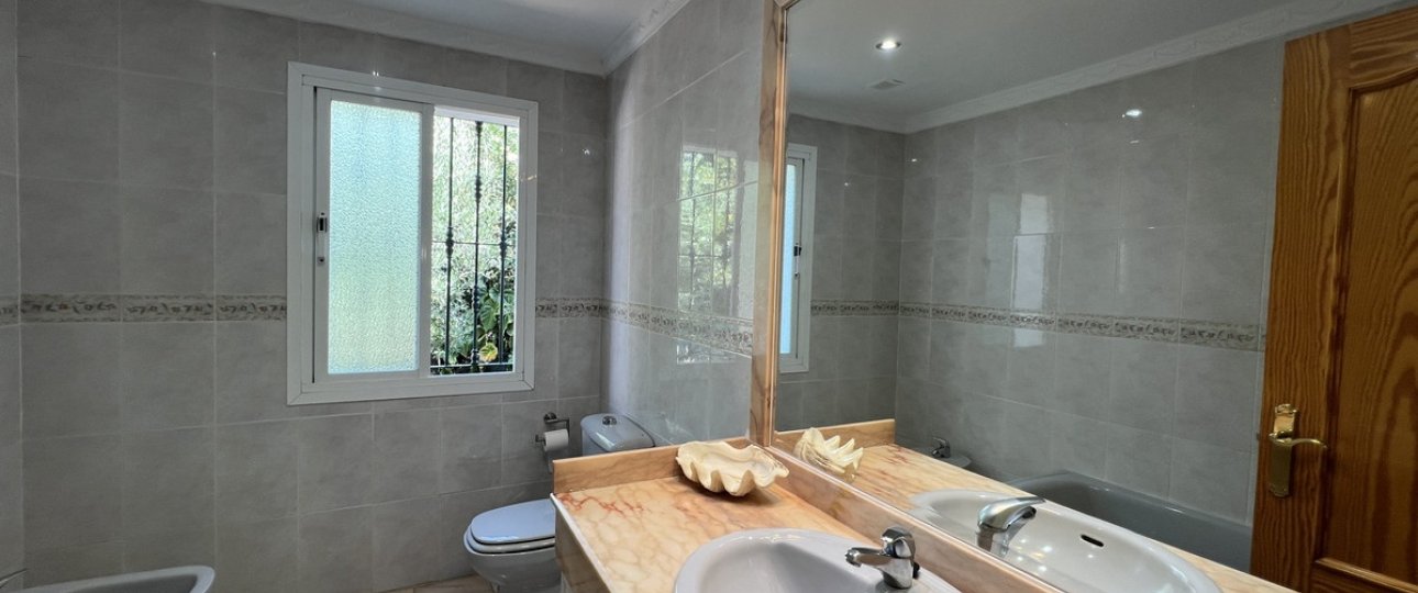 Resale - Country house - Estepona - Estepona Centro