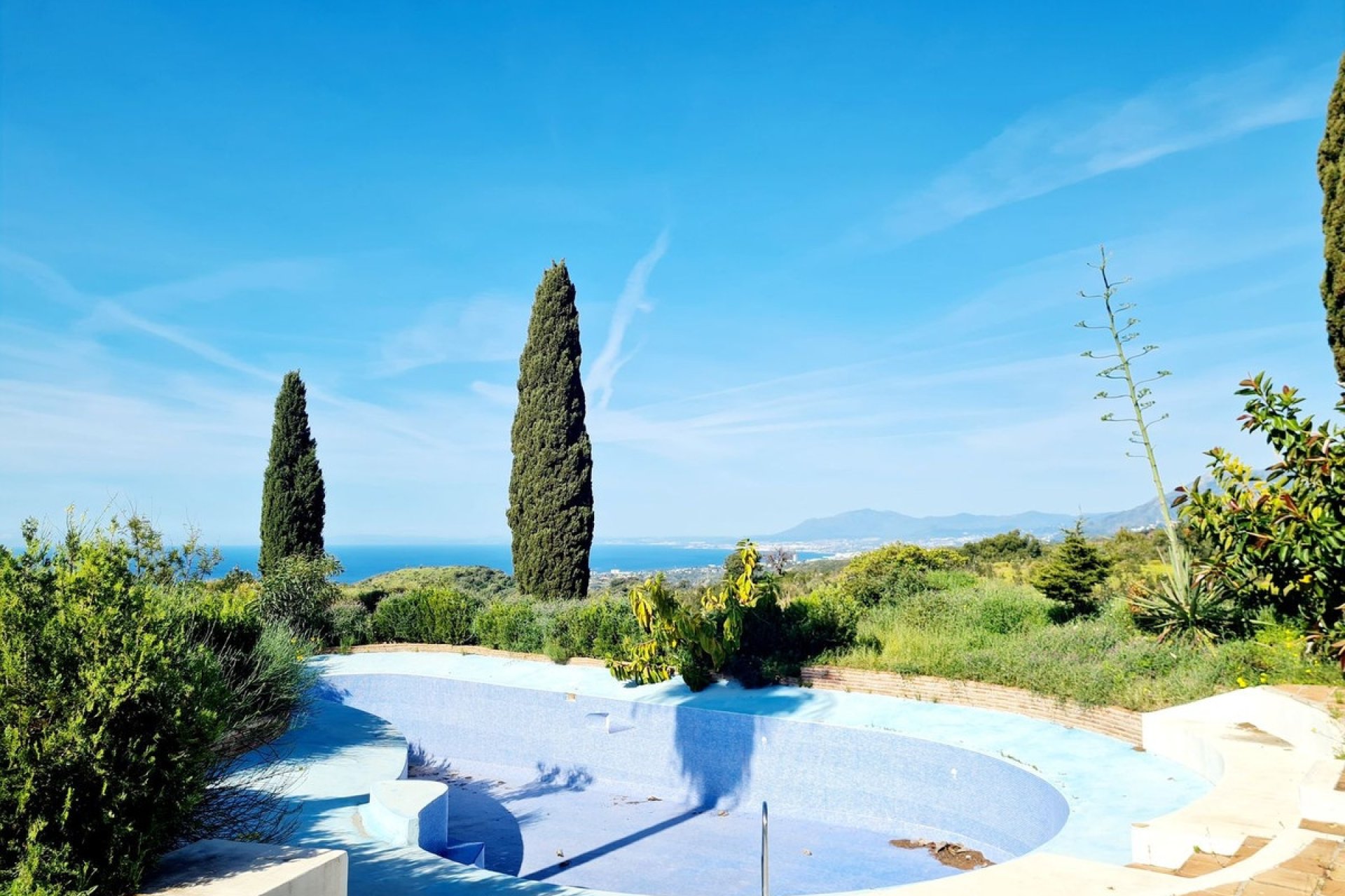 Resale - Country house - Marbella - Las Chapas