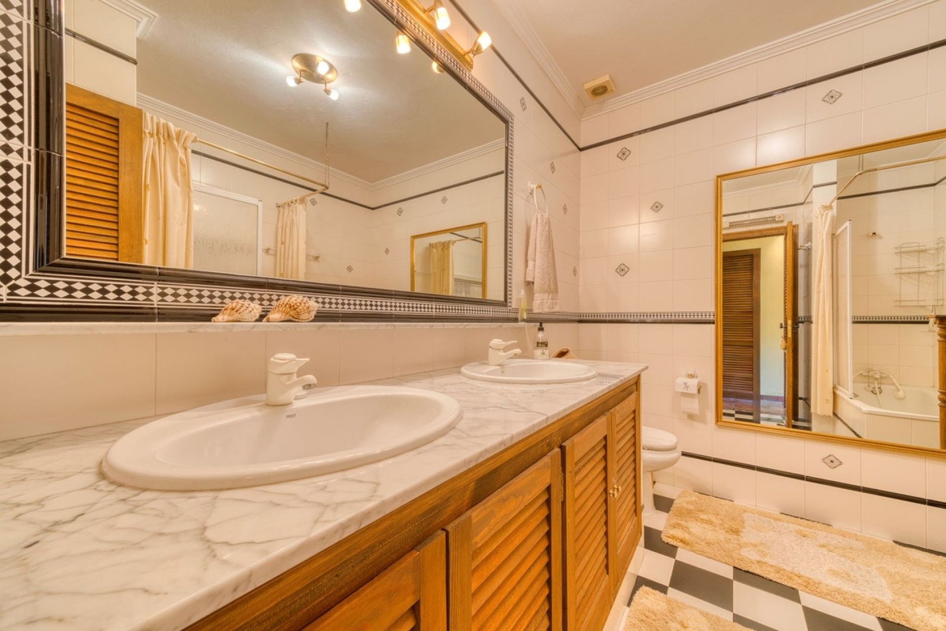 Resale - Town house - Benahavís - Benahavís Centro