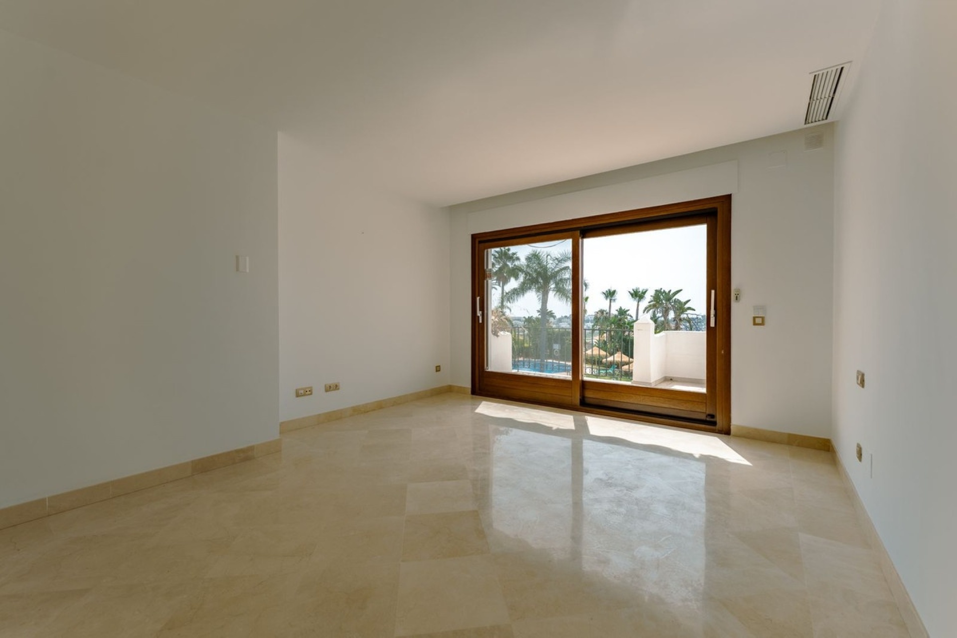 Resale - Town house - El Paraiso