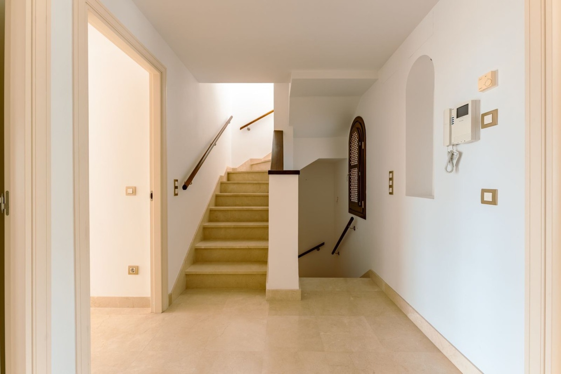Resale - Town house - El Paraiso